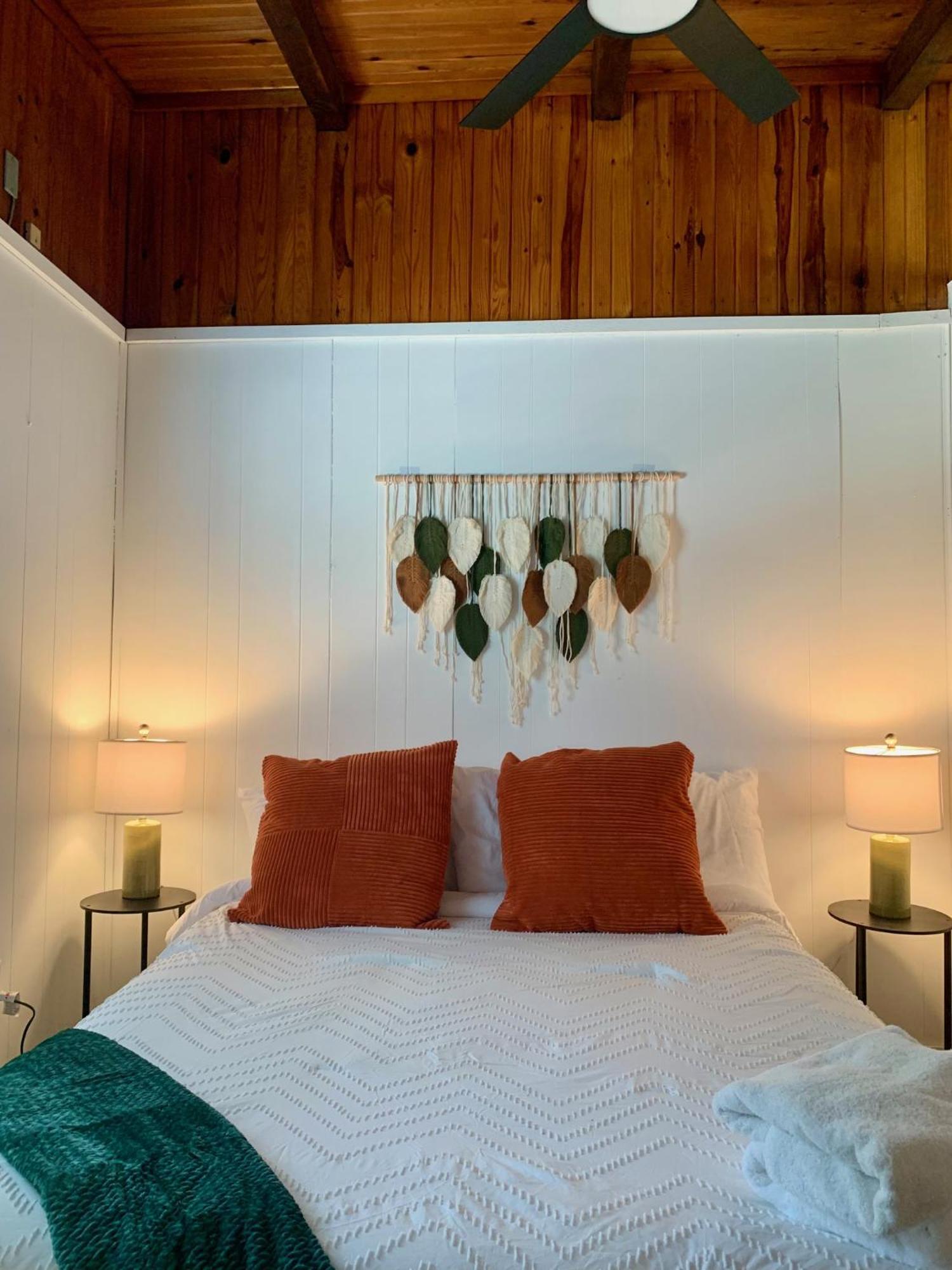 Lakefront Cottage In Secluded Cove Sunrise Beach Exterior foto